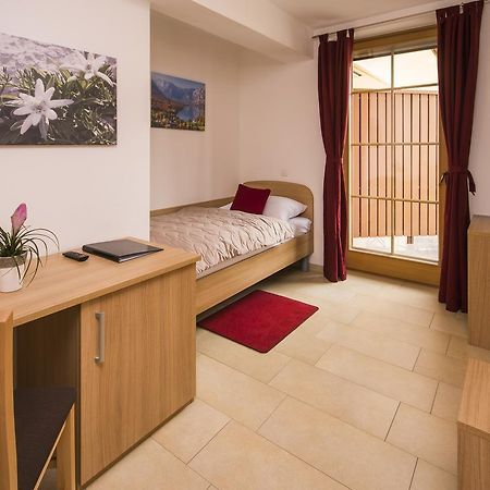 Bed & Breakfast Karun Церкле на Горенскем Екстериор снимка