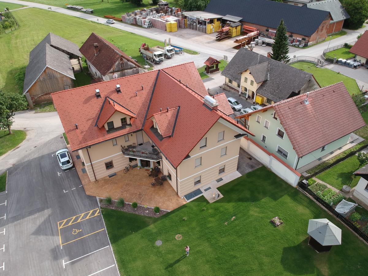 Bed & Breakfast Karun Церкле на Горенскем Екстериор снимка