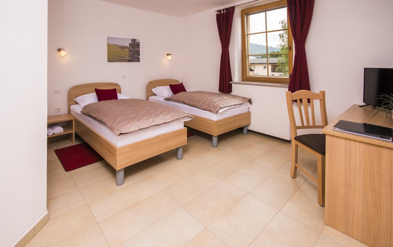 Bed & Breakfast Karun Церкле на Горенскем Екстериор снимка